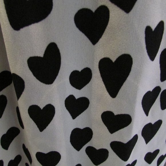 Dalia White with Black Hearts, Blouse, 3/4 Sleeve, 2 Button Breast, Women's Med - Picture 3 of 4